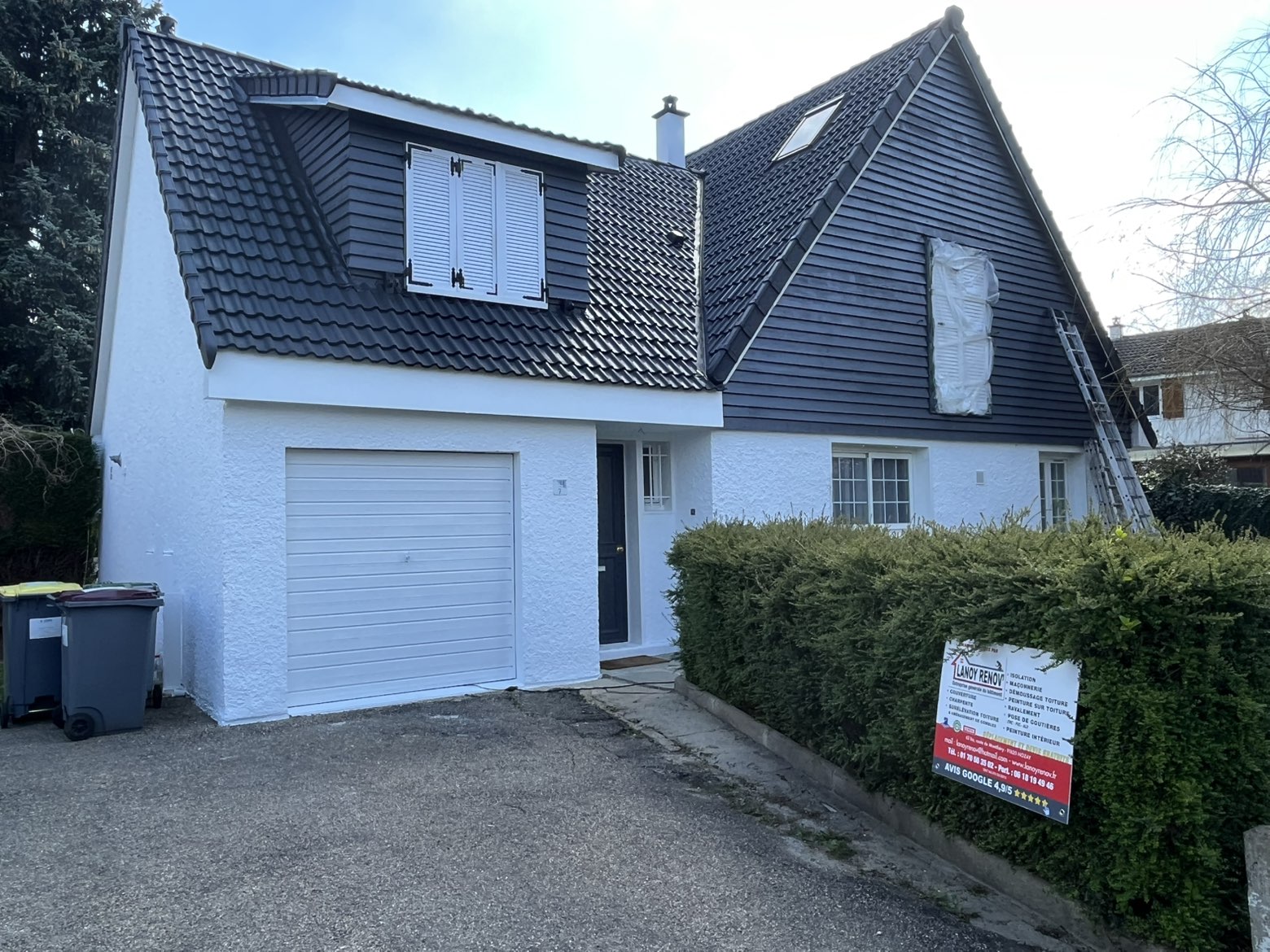 Volets à rénover avant travaux à Sainte-Geneviève-des-Bois